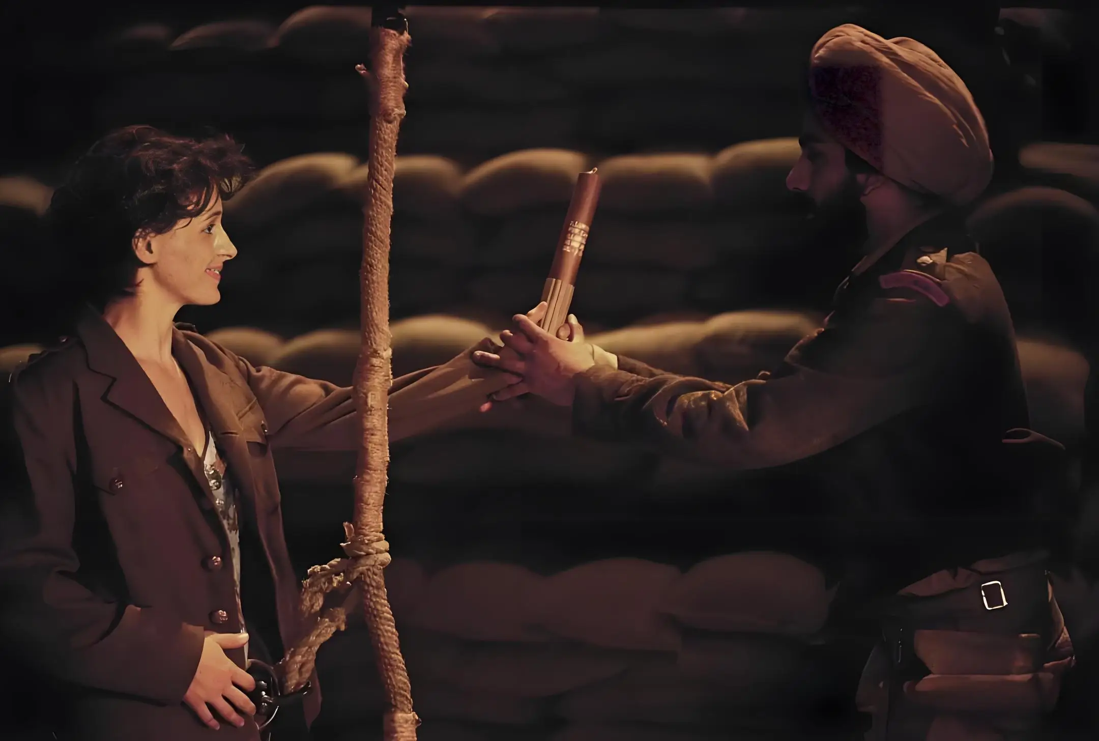 他只是勉强陪我玩SM罢了